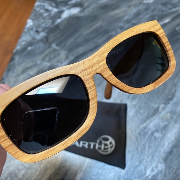 Earth sunglasses - Picture 3 of 5